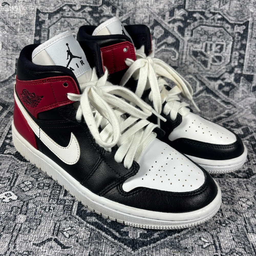 The‎ Air Jordan 1 Mid Noble Red Black White BQ6472-016 Women's Size 6